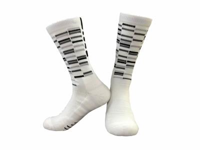 China Customize Non Slip Soccer Grip Socks Sports Training for sale