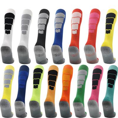 China Towel Bottom Men'S Grip Socks Soccer Polyester White Football Grip Socks for sale