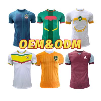 中国 Blue Stripes Soccer Team Jersey Breathable Fabric Printed Design for Adults 販売のため
