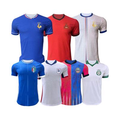 China High-Performance Polyester Soccer Jerseys Breathable Moisture-Wicking Stylish Design à venda