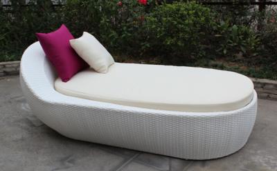 China Outdoor rattan chaise lounger-16201 for sale
