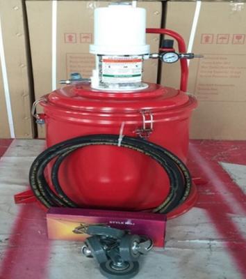 China 40L Pneumatic Grease Gun Pneumatic Grease Injector 21KG for sale