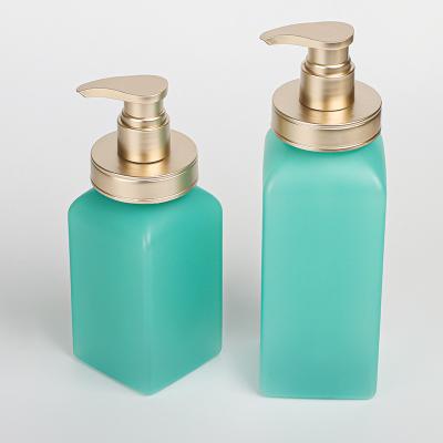 Chine Bouteille de empaquetage de shampooing de 500ml 750ml Matte Light Green Square Body de lavage de salon privé d'air de luxe de savon avec la pompe d'or à vendre