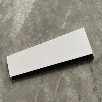 China UV Coating Surface Laminate SPC Flooring Skirting Board for sale