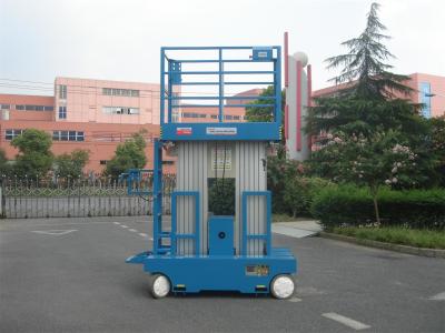 中国 10m働き高さの青い油圧空気の仕事プラットホームの二重マスト 販売のため