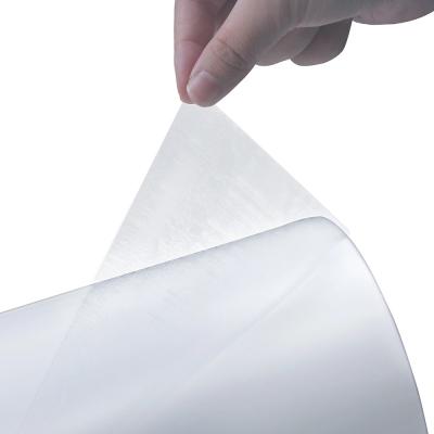 China 100 micrones de película adhesiva de la poliolefina del derretimiento caliente transparente del PO para los remiendos de la tela de materia textil en venta