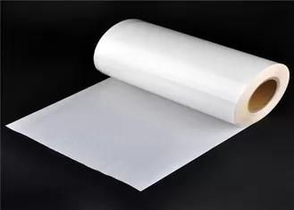 China Película adhesiva del pegamento de Tpu del poliuretano caliente del derretimiento para la tela que lamina en venta