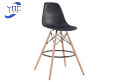 China Wood Legs Restaurant Restaurant Style Chairs With Padded Seat for sale