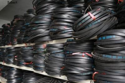 China Flat Transmission Rubber V Belt , Oil Resistane Small Electric Motor Drive Belts for sale
