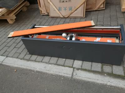 중국 PU PVC 컨베이어 벨트 수동 손가락 구멍 뚫는 기구 기계 900mm 판매용
