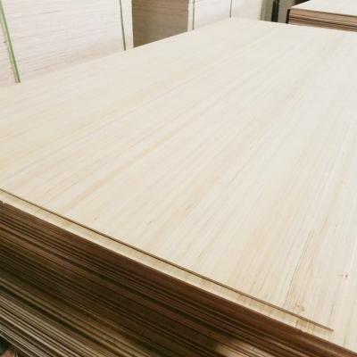 China Poplar Plywood For Furniture Modern 1220x2440mm 1250x2550mm Size for sale