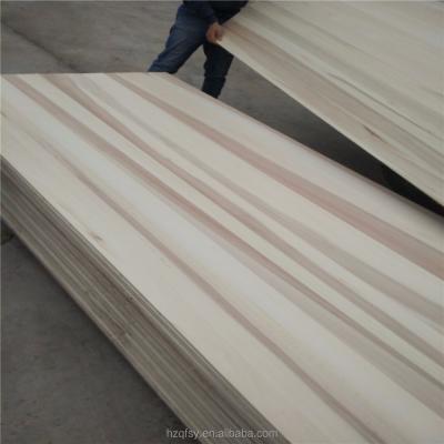 China Poplar Solid Timber Board Moisture Content 8%-12% With Length 100mm-2440mm for sale