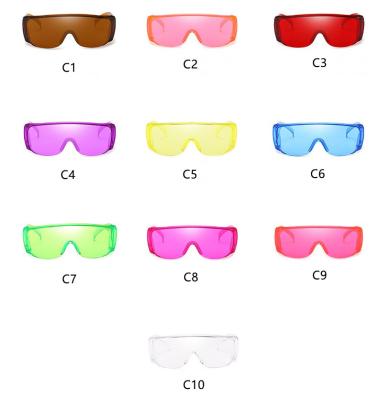China Transparent Lens Oversized Sunglasses UV400 38g Windproof Goggles for sale