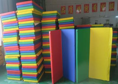 Chine S'élever de rampement d'enfant de jardin d'enfants de quatre de fois de coussin de gymnastique tapis de formation à vendre