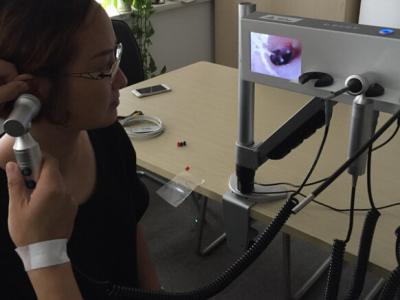 Chine Ajournez l'otoscope visuel de Digital de chariot à Crochet-mur pour OTO-RHINO avec lentille de X.400 60mm 150mm de la haute résolution 800 longue la 250mm à vendre