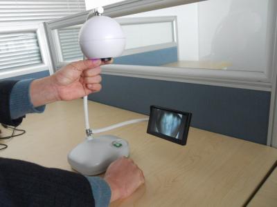 China Buscador infrarrojo portátil de la vena del dispositivo de proyección de imagen de la vena de la pantalla de 5 pulgadas para los pacientes con anemia en venta