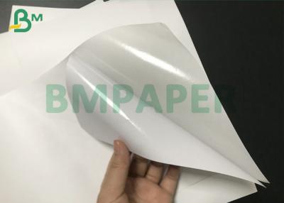 China Rolos de papel da etiqueta térmica autoadesiva branca lisa para a etiqueta de código de barras à venda
