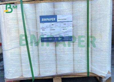 Cina 30gsm 35gsm Light White Kraft Paper Roll Printing Packaging 880mm Width in vendita