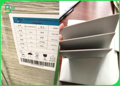 China papel 700 * 1000mm do cartão do cinza de 1mm 1.5mm 2mm para a tampa do emperramento de livro à venda