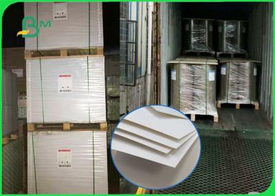 中国 300 350 400GSM白人SBSの板食品包装のための折る紙箱用厚紙 販売のため