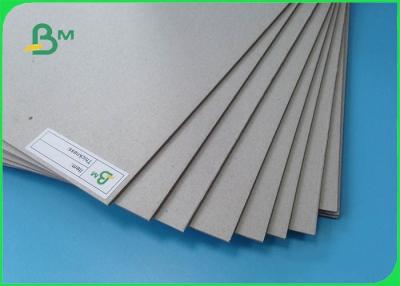 China Plancha de papel reciclado de celulosa Certificado FSC Hoja de cartón gris Fabricación de cajas en venta