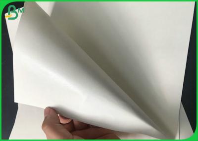 China Ein versah überzogenes Brown beschichtetes PET Kraftpapier/Wasser-beständiges Nahrungsmittelpackpapier mit Seiten zu verkaufen
