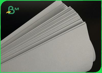 China papel sin recubrimiento de Woodfree del papel prensa de 45gsm 48.8gsm para el editor 68 * el 100cm 100% pulpas de la Virgen en venta
