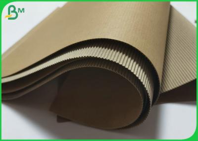 中国 再生利用できるFluttingは堅いパッキングのカートンのためのクラフト紙板シートを波形を付けた 販売のため