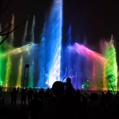 Chine Changement de couleur grand spectacle d'eau fontaine en acier inoxydable 304 à vendre
