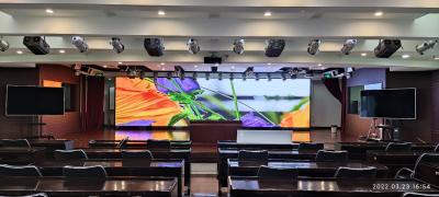 China Pantalla de visualización llevada a todo color interior P4 de la echada 4m m 320*160m m en venta