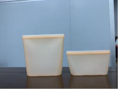 China El bocadillo y el bocado reutilizables del silicón de la categoría alimenticia empaqueta 2 PC/sistema FDA/LFGB multicolor en venta