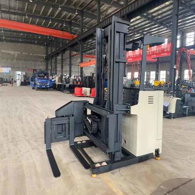 China 2500 kg 3 Wege Palettenstapler Schmaler Gang Wechselstromantrieb Automatisch geführter Weitwinkel zu verkaufen