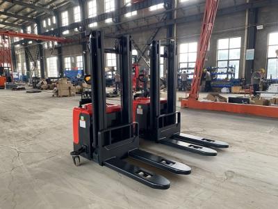 Китай Fully Automatic Electric Pallet Stacker Forklift Truck Rated Capacity 3000 KGS Lifting Height 3000mm продается