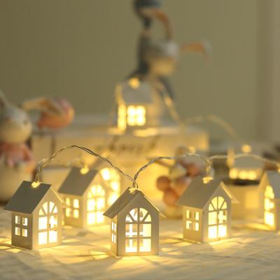 China Christmas String Lights 10 LED Fairy String Lights Battery Operated Waterproof Christmas Wooden House Lights for Xmas Ga for sale