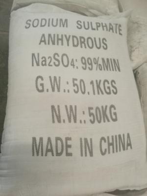 China Pó cristalino branco Sulfato de sódio Saco pequeno anidro para aplicações industriais à venda