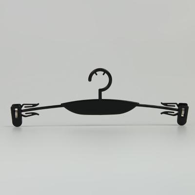 China Customized Logo Black Plastic Hanger Female Bra And Underwear Hanger à venda
