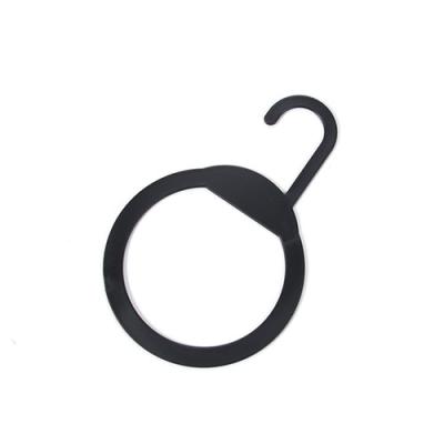 中国 16.5x13cmの7.5g黒の円形の洋品店のための掛かるスカーフのオルガナイザー 販売のため