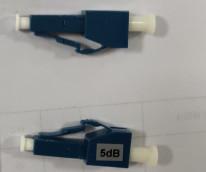 China El atenuador óptico de la fibra del LC UPC frecuencia intermedia SM fijado tapa en el atenuador 5dB 10dB 15dB 25dB en venta