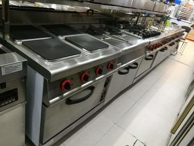 China Western Kitchen Equipment Commercial Gas Stove 4 Burner with Down Oven 700*700*850+70mm for sale