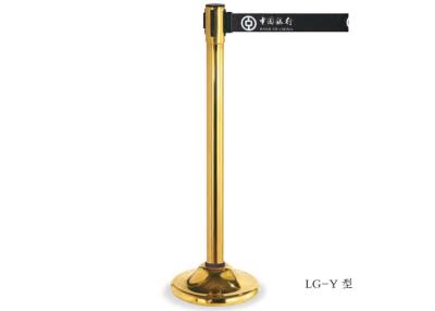 China Stainless Steel Railing Stand Silver/Golden Crowd Control Stanchion with Tabby Retractable Belt Rust-Resistant for sale