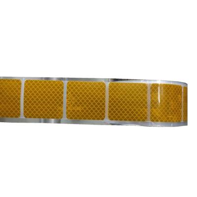 China ECE 104R Segmented Type Reflective Tape For Car Body Flexible Surface for sale