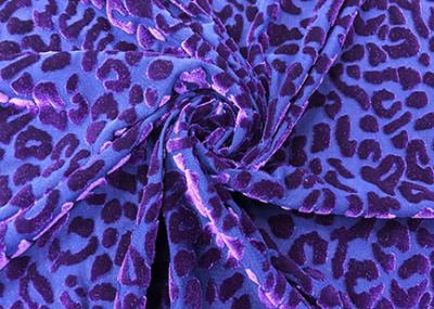 China tela hacia fuera quemada poliéster del terciopelo de 220GSM el 94% para el estampado leopardo de la púrpura de la ropa en venta