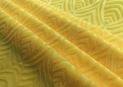 China 210GSM zachte het Patroon Micro- van 100% Polyester In reliëf gemaakte Fluweelstof voor Gele Huistextiel - Te koop