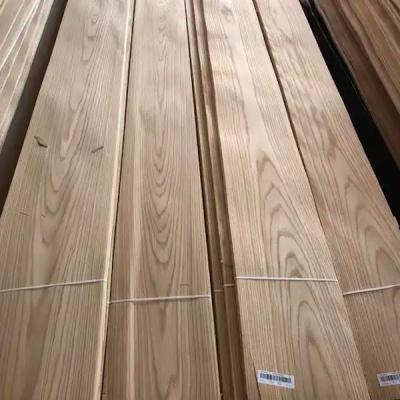 China Paneles de carilla de roble natural, FSC Rojo 0,45 mm Carilla de madera de roble para suelos en venta