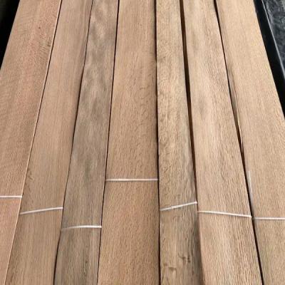 China FSC Red Oak Veneer Sheets 0.45mm Phenolic Glue Wood Wall Panels for sale
