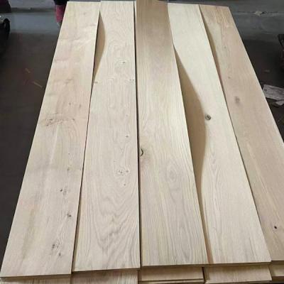 Cina Finitura per pavimenti in legno tagliato 2 mm 3 mm Fogli naturali di quercia bianca liscia in vendita