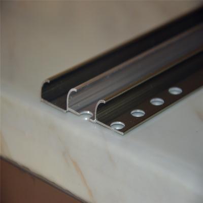 Chine Ligne durable accessoires en aluminium d'angle de transition de plancher de bord de coin de mur de bande de plancher à vendre
