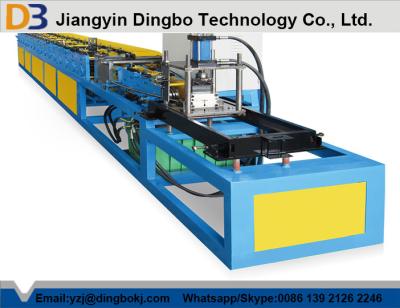 中国 軽い鋼鉄キールの構造のスタッドおよび機械を形作る自動制御のUチャンネル ロールが付いている機械を形作るトラック ロール 販売のため