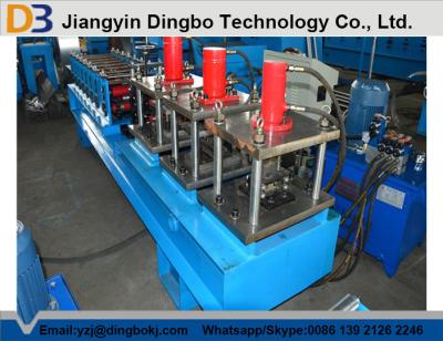 中国 Uは機械を形作るPLC制御Furringチャネル ロールが付いている色の鋼板が付いている機械を形作るスタッド ロールを形づける 販売のため