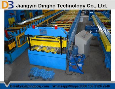 China Cadena de producción durable de la puerta del metal rollo de la cubierta de piso que forma la máquina con la certificación del ISO en venta